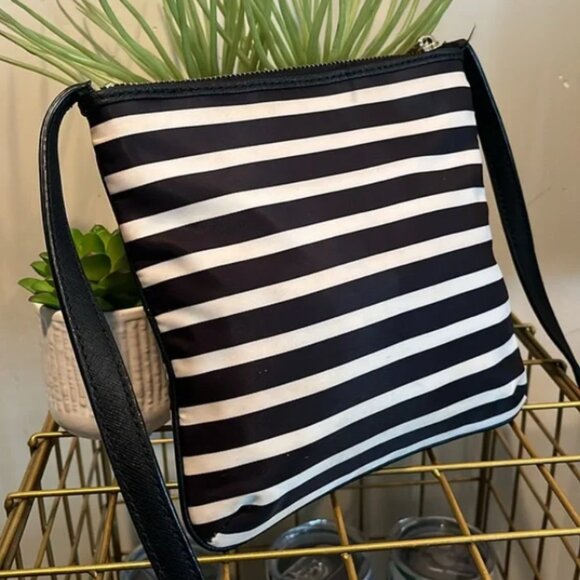 CLEARANCE Kate Spade STORYBOOK Black and White Striped Nylon Crossbody Bag EUC - Picture 3 of 6